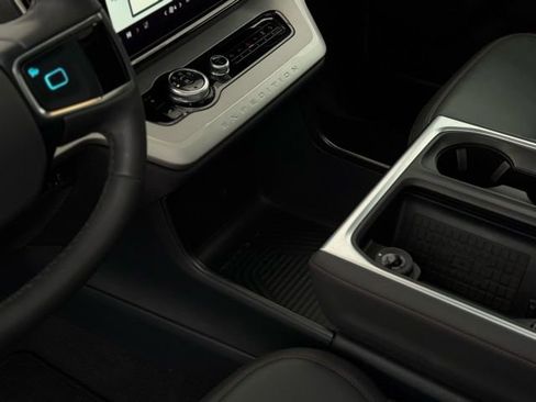 Used 2025 Ford Expedition Max Active image 24