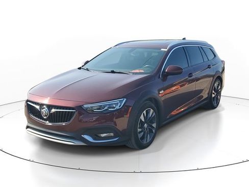 Used 2019 Buick Regal Essence w/ Driver Confidence Package I AWD/4WD image 2