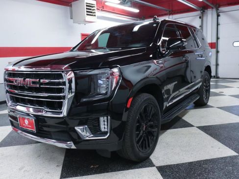 Used 2022 GMC Yukon SLT w/ SLT Premium Package image 5
