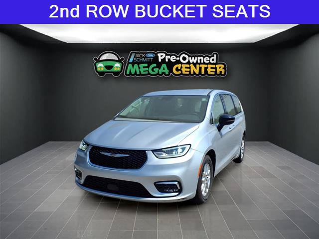 Used 2024 Chrysler Pacifica Touring-L FWD image 1