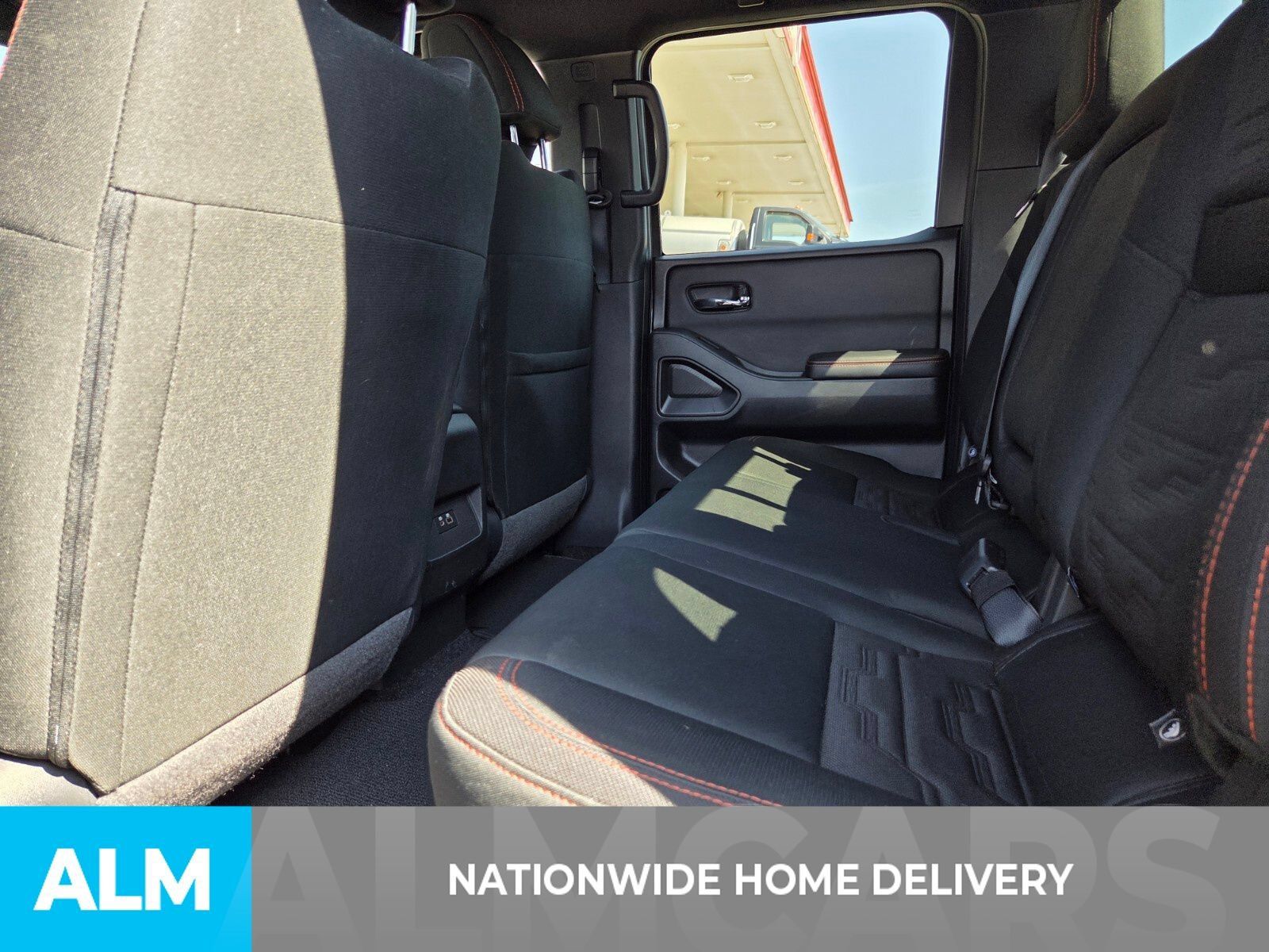 Used 2025 Nissan Frontier PRO-4X AWD/4WD image 4