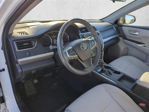 Used 2017 Toyota Camry SE image 9