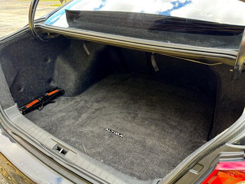 Used 2017 Nissan Altima 2.5 SR w/ Midnight Edition Package image 15