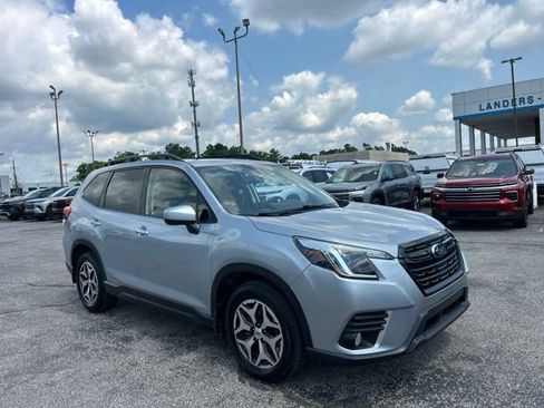 Used 2023 Subaru Forester Premium AWD/4WD image 1