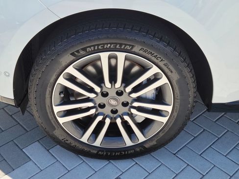 Used 2024 Land Rover Range Rover SE AWD/4WD image 7