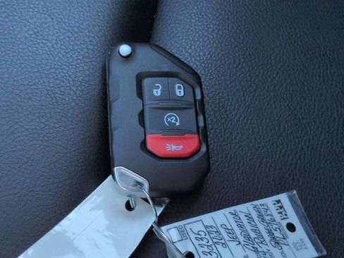 Used 2023 Jeep Gladiator Rubicon w/ LED Lighting Group image 30