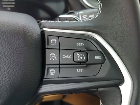 New 2025 Jeep Grand Cherokee L Altitude image 19