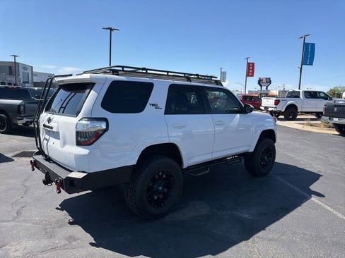 Used 2016 Toyota 4Runner SR5 AWD/4WD image 12