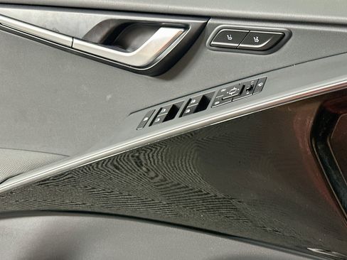 Used 2023 Kia Niro Wave w/ Wave Preserve Package FWD image 15