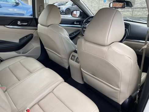 Used 2020 Nissan Maxima 3.5 SV w/ Floor Mat Group FWD image 22