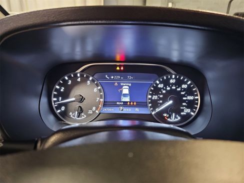 Used 2024 Nissan Frontier SV w/ SV Convenience Package image 18