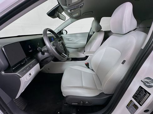 Used 2025 Hyundai Kona SEL image 13