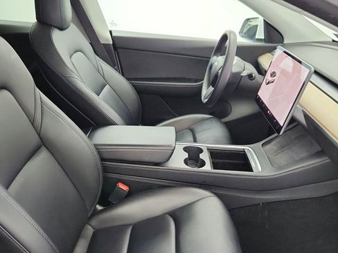 Used 2022 Tesla Model Y Performance image 28