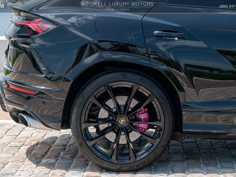 Used 2022 Lamborghini Urus AWD/4WD image 46