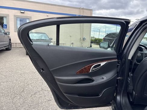 Used 2012 Buick LaCrosse Leather FWD image 23
