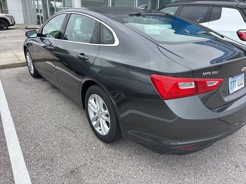 Used 2016 Chevrolet Malibu LT FWD image 3