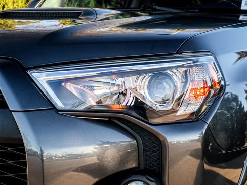 Used 2021 Toyota 4Runner TRD Off-Road Premium image 6