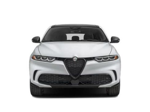 Used 2025 Alfa Romeo Tonale w/ Premium Package AWD/4WD image 4
