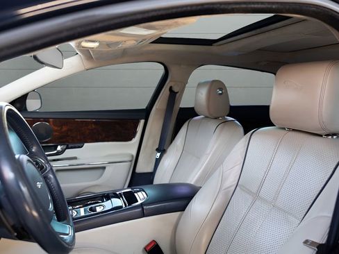 Used 2012 Jaguar XJ L RWD image 41
