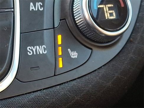 Used 2024 Chevrolet Malibu LT image 25