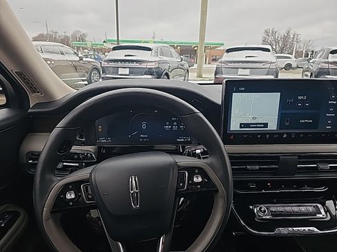 Used 2023 Lincoln Corsair Reserve w/ Equipment Group 201A image 12