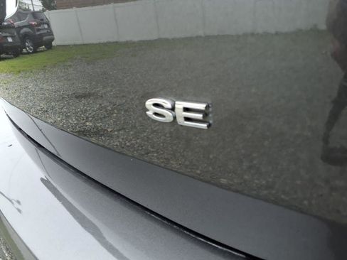 Used 2017 Ford C-MAX Energi SE image 17