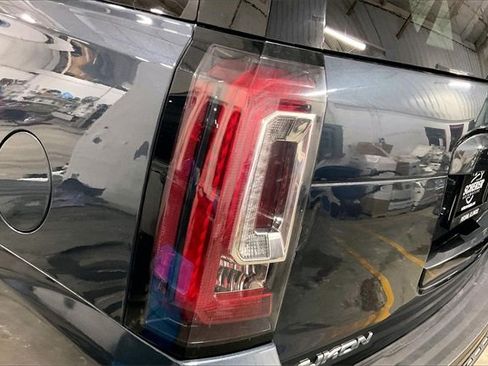 Used 2019 GMC Yukon SLT image 30