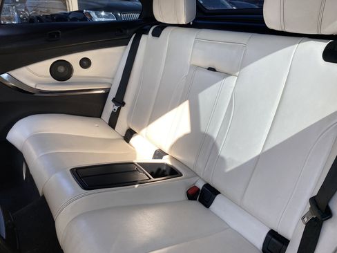 Used 2017 BMW M4 Convertible image 14