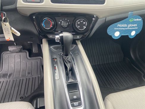 Used 2018 Honda HR-V LX image 17