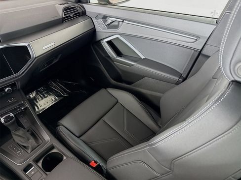 New 2025 Audi Q3 2.0T Premium image 23