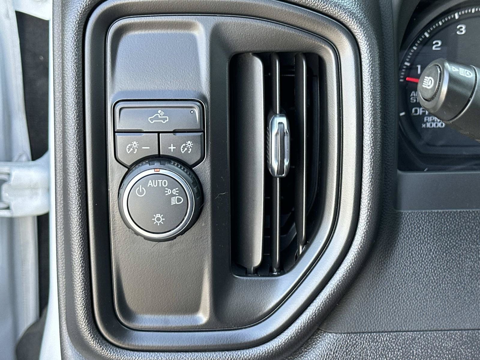 Used 2025 Chevrolet Silverado 1500 W/T RWD image 19