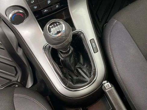 Used 2015 Chevrolet Cruze Eco w/ Enhanced Safety Package image 17