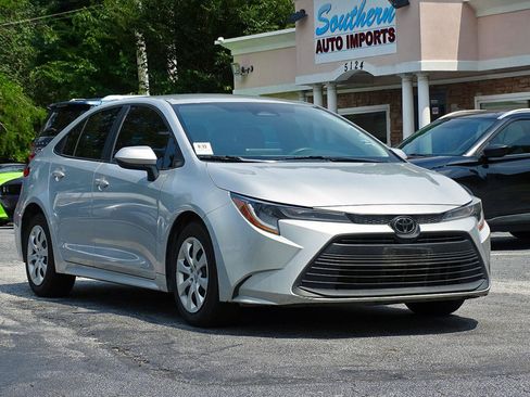 Used 2023 Toyota Corolla LE FWD image 10