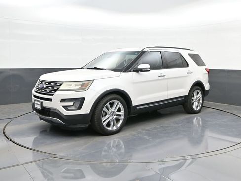 Used 2016 Ford Explorer Limited w/ Equipment Group 301A FWD image 30