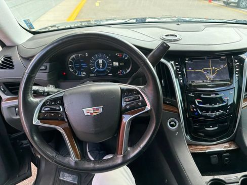 Used 2020 Cadillac Escalade Premium Luxury w/ LPO, Radiant Package AWD/4WD image 14