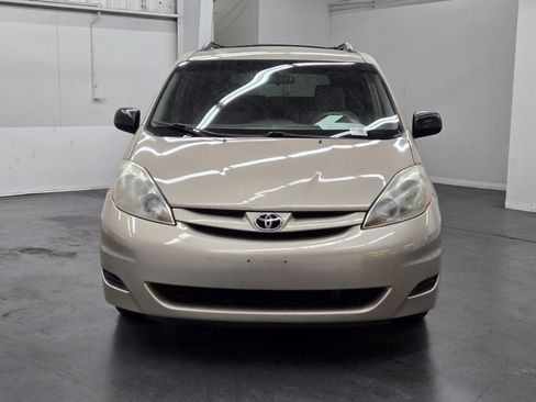 Used 2007 Toyota Sienna LE w/ LE Pkg 4 image 5
