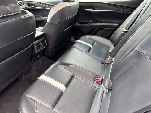 Used 2025 Toyota Camry SE FWD image 12