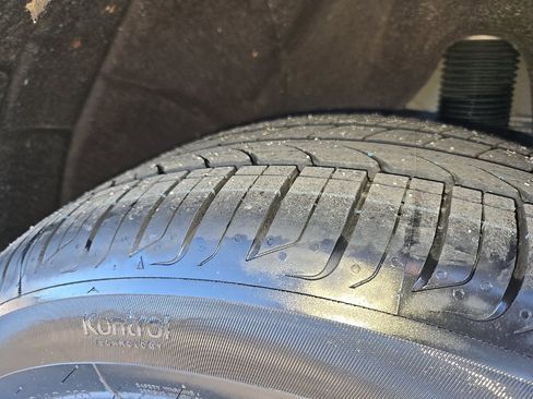 Used 2023 Tesla Model Y Long Range image 11