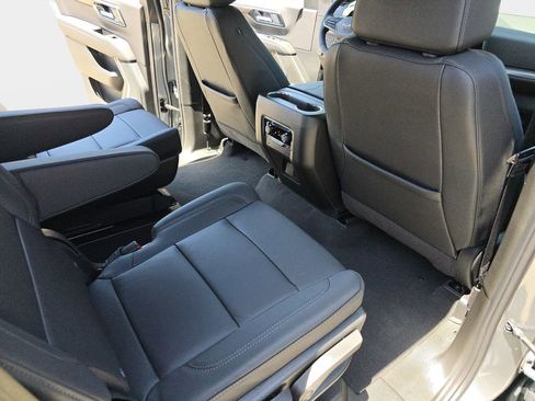 Used 2026 Chevrolet Tahoe Z71 w/ Comfort Package AWD/4WD image 13
