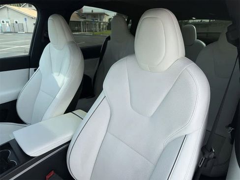 Used 2023 Tesla Model X Plaid image 28