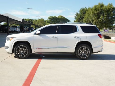 Used 2017 GMC Acadia Denali w/ Technology Package FWD image 2