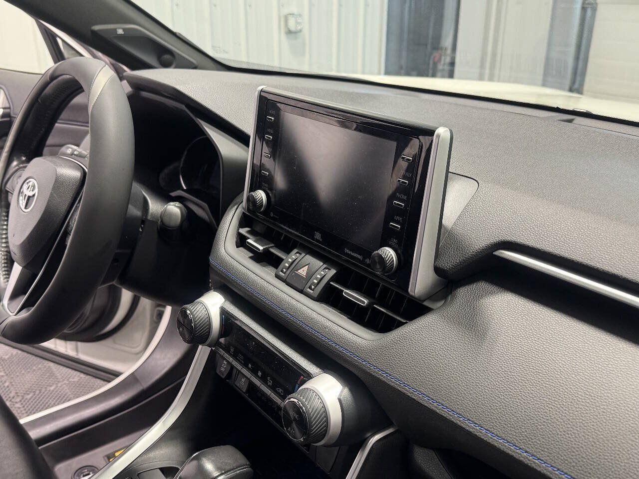 Used 2019 Toyota RAV4 XSE AWD/4WD image 19