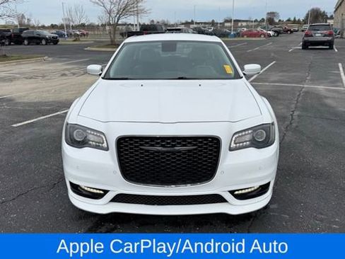Used 2022 Chrysler 300 Touring L image 9
