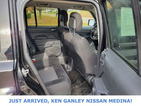 Used 2016 Jeep Patriot Sport image 18