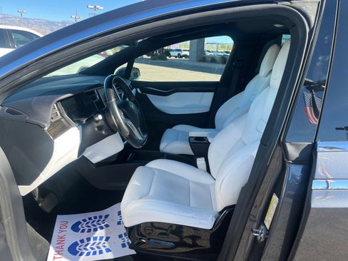 Used 2016 Tesla Model X image 14