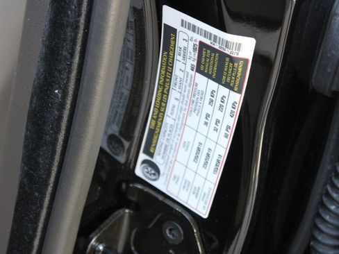 Used 2015 Land Rover Range Rover Evoque Pure Plus image 28