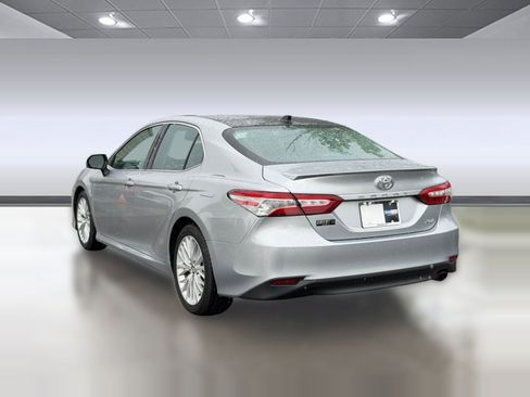 Used 2018 Toyota Camry XLE w/ Audio Package FWD image 3