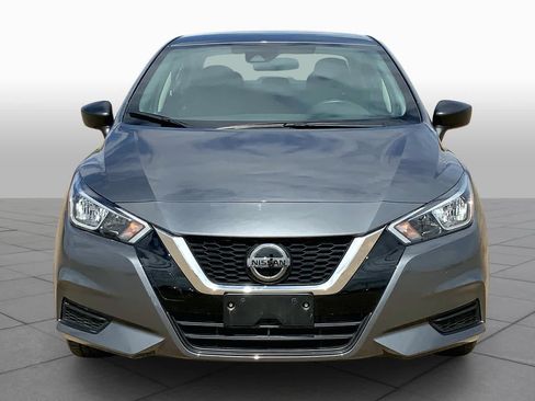 Used 2020 Nissan Versa S FWD image 3