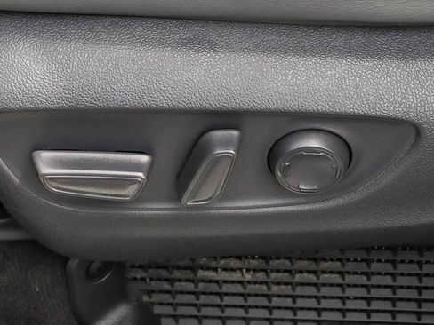 Used 2021 Toyota Sienna XLE w/ XLE Plus Package FWD image 33