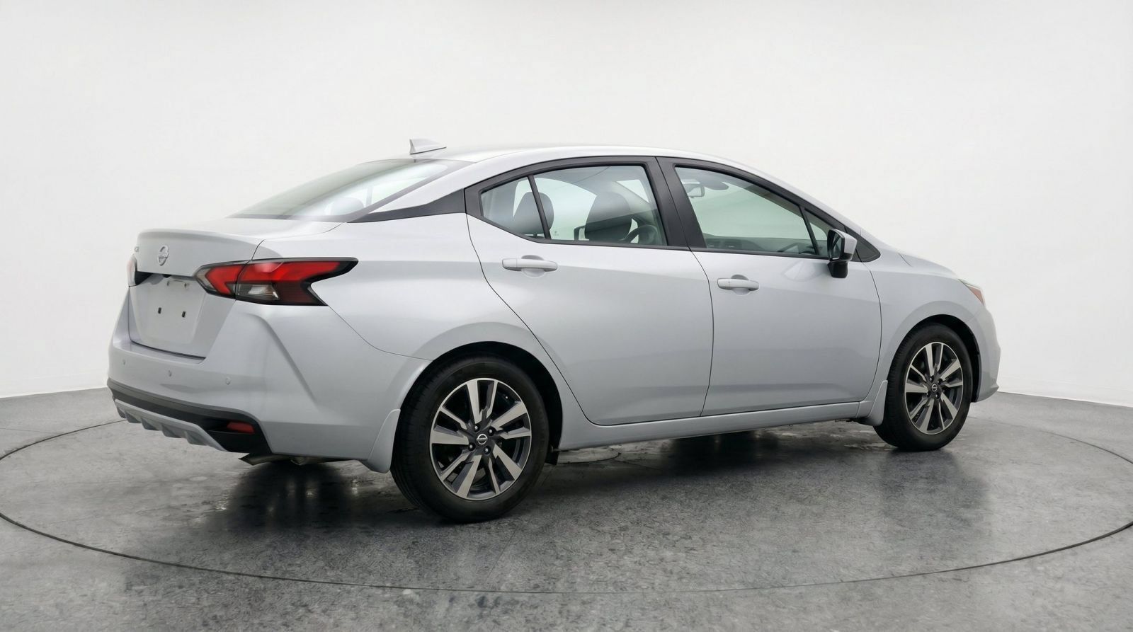 Used 2025 Nissan Versa SV FWD image 8